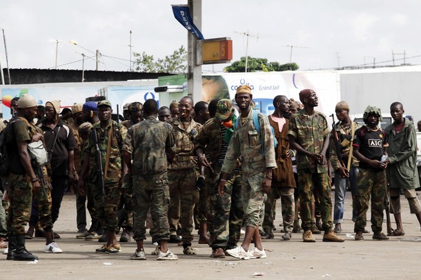 اعتقال 54 مدنيا و19 عسكريا اثر الهجمات في ساحل العاج
