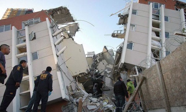 زلزال بقوة 8.2 درجات في تشيلي وتحذير من تسونامي على ساحل المحيط الهادىء

