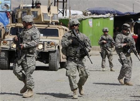 اصابة 7 جنود اميركيين اثر القاء قنبلة على قاعدة للحلف الاطلسي في افغانستان