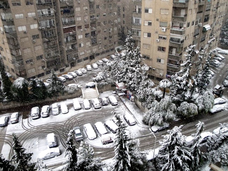 الثلج يحتضن سورية..