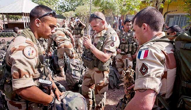مقتل 11 مسلحا وجرح جندي فرنسي في عملية 