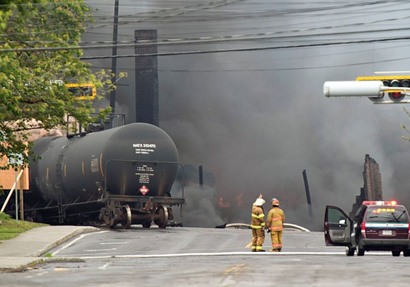 ثمانون مفقوداً على الاقل اثر خروج قطار عن سكته وانفجار حمولته النفطية في كندا