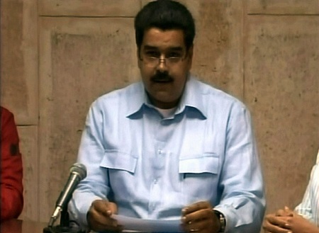 مادورو يحذر من مخطط اميركي لاغتيال منافسه كابريليس لاغراق فنزويلا في 