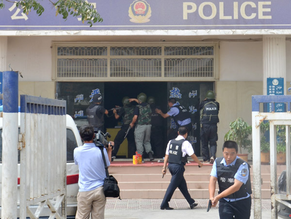 الصين: احد عشر قتيلا في هجوم على مركز للشرطة في شينجيانغ

