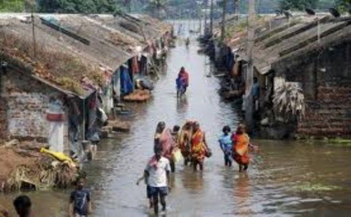 شرق الهند يستعد لوصول الاعصار هيلين
