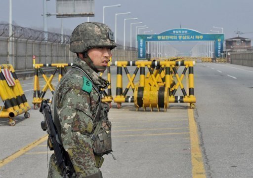 اخر العمال الكوريين الجنوبيين يغادرون الاثنين موقع كايسونغ الصناعي المشترك
