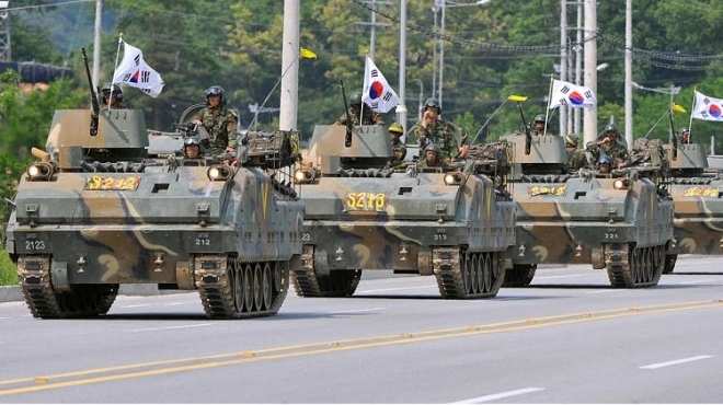 عرض عسكري كبير في الذكرى 65 لتأسيس القوات المسلحة الكورية الجنوبية
