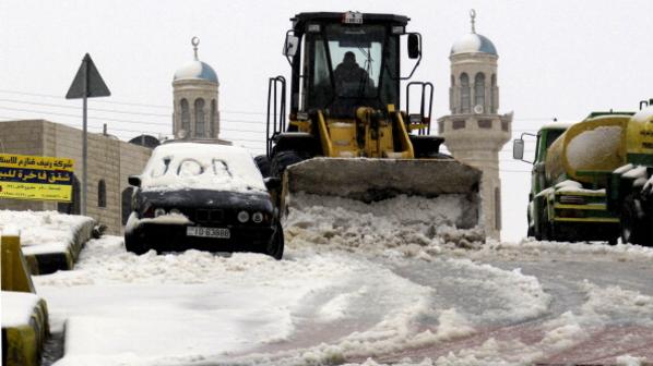 تعطيل المدارس والجامعات والدوائر الرسمية في الاردن تحسبا لعاصفة ثلجية