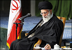 الإمام الخامنئي: الشعب الايراني سيصنع ملحمة سياسية واقتصادية رغم التحديات
