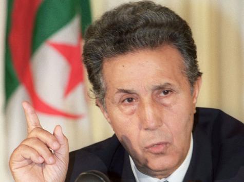 القضاء الجزائري يلاحق معارضاً بعد وصفه بن بلة بعميل المخابرات المصرية