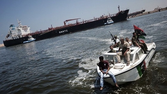 سلاح الجو يقصف سفينة شحن تركية دخلت المياه الليبية 