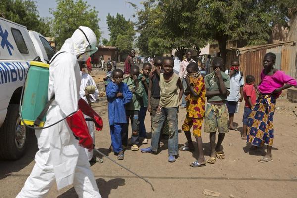 الاتحاد الاوروبي يصف تفشي ايبولا في مالي بانه 