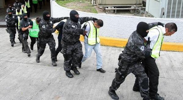 أفراد عصابة يعترفون بقتل الطلاب الـ43 المفقودين في المكسيك