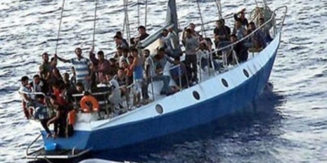 فقدان 66 مهاجرا اندونيسيا اثر غرق مركبهم قبالة السواحل الماليزية