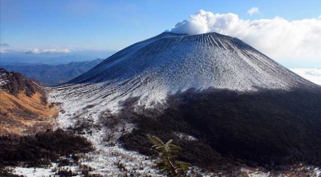 اليابان: اكثر من 40 جريحا في ثوران بركان في وسط البلاد واستئناف عمليات الانقاذ