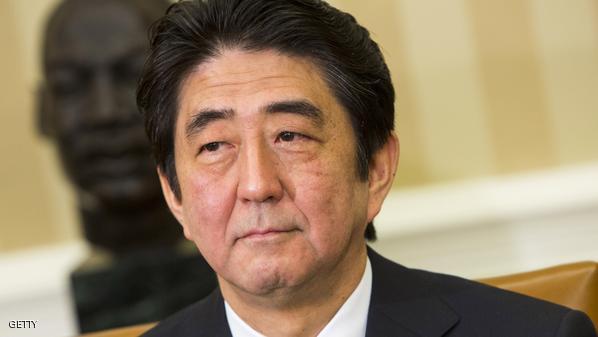 رئيس الوزراء الياباني يقدم شجرة لمعبد ياسوكوني 