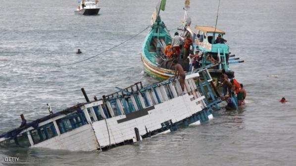 قتيلان و18 مفقودا في غرق قارب يقل مهاجرين غير شرعيين قبالة سواحل ماليزيا