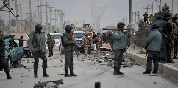 
أكثر من 10 قتلى في هجوم انتحاري على مجمع قضائي بـ #باكستان