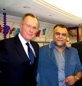 بندر بن سلطان مع الرئيس الأميركي الأسبق بوش الأب