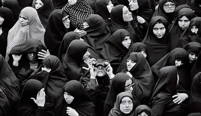 صور تاريخية عن عودة الإمام الخميني (رض) إلى إيران