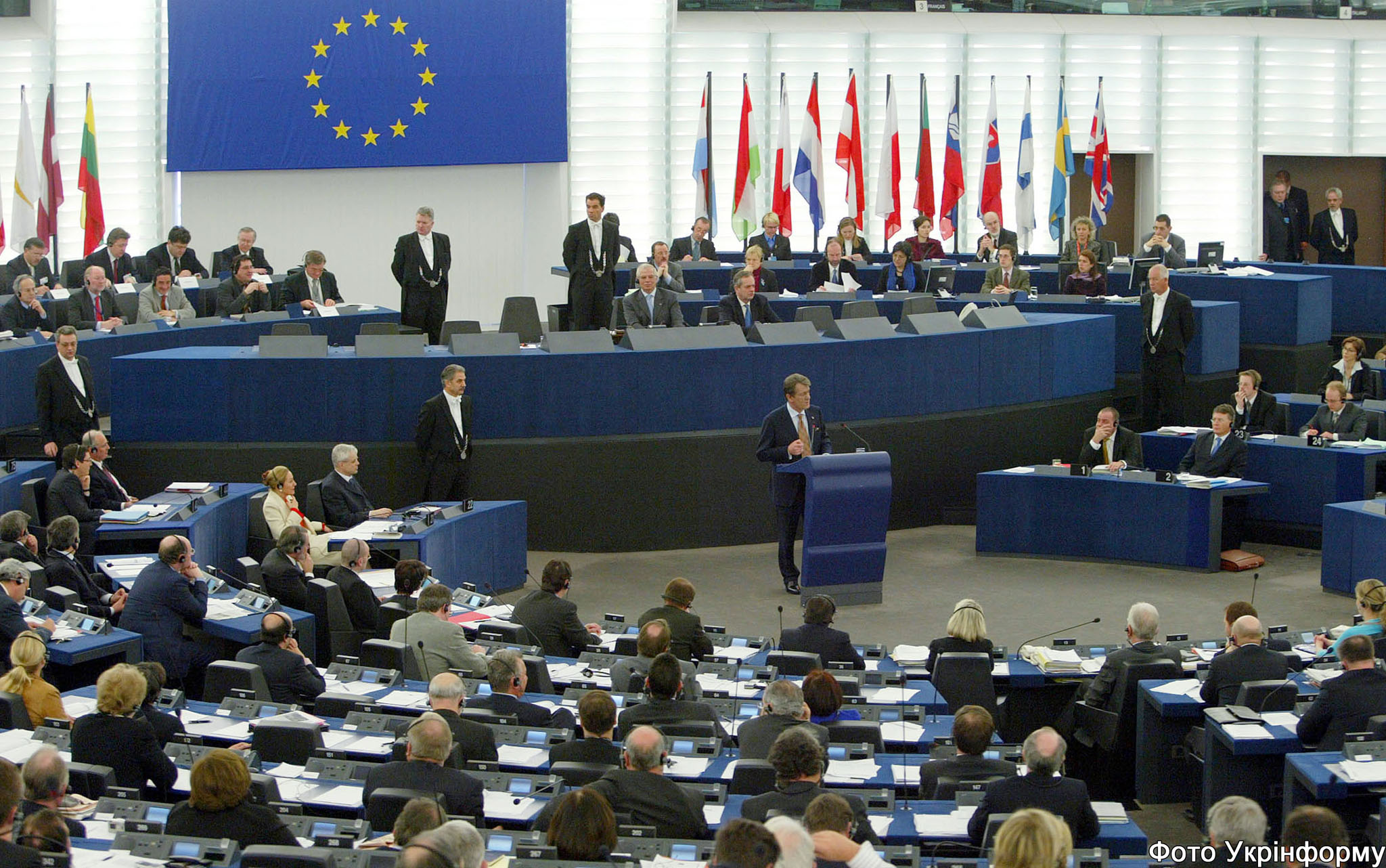 البرلمان الاوروبي يطالب بتقاسم عبء المهاجرين غير الشرعيين