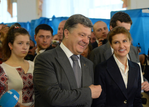 الرئيس الاوكراني يدعو الانفصالين لمحادثات عاجلة على وقف جديد لاطلاق النار