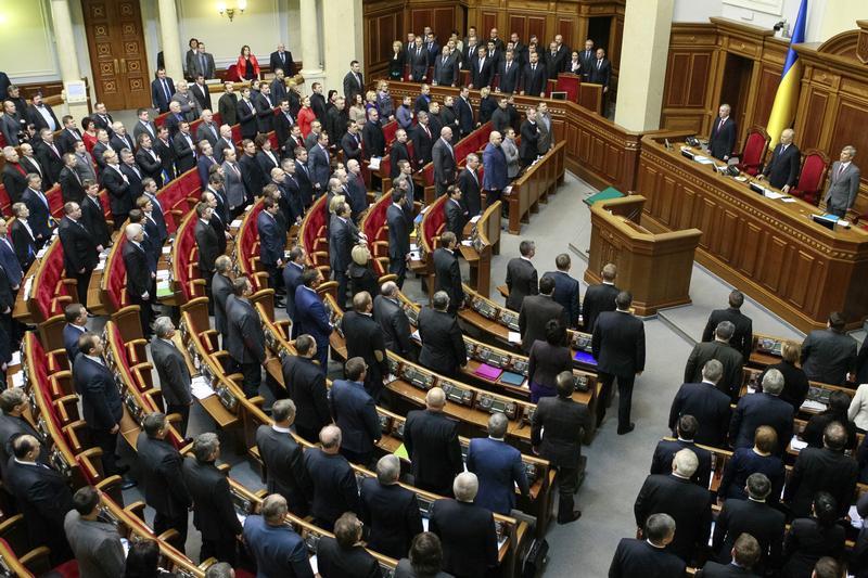 البرلمان الاوكراني يلغي عدة اتفاقات تعاون مع روسيا