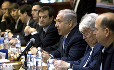 نتانياهو يريد خفض ميزانية 2014 بسبب كلفة العدوان على غزة