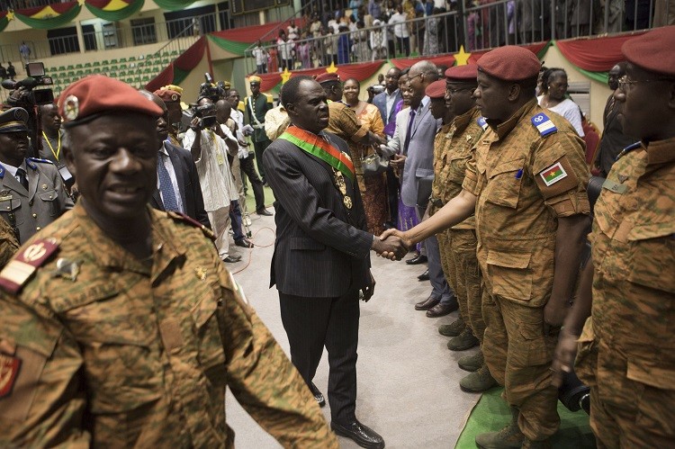 المجلس العسكري في بوركينا فاسو يحل المؤسسات السياسية