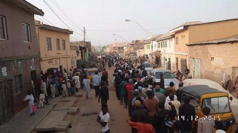 بالصور ..مظاهرات في نيجيريا منددة بالمجزرة بحق ‫#‏الحركة_الإسلامية