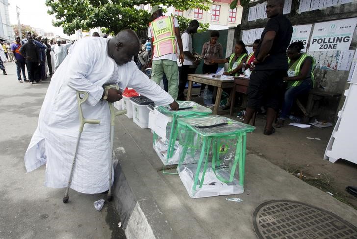 نيجيريا تغلق حدودها قبل الانتخابات الاقليمية السبت
