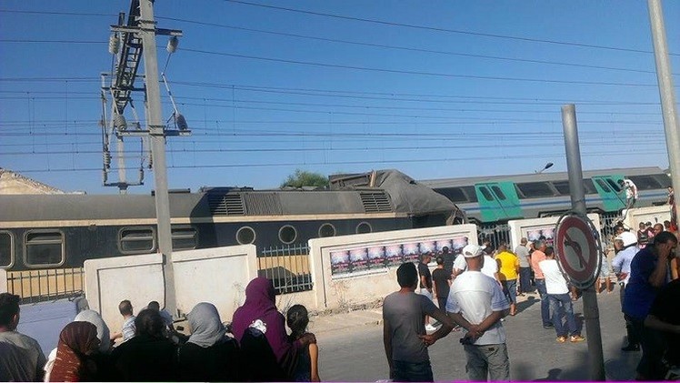 49 جريحا في تصادم قطارين بتونس