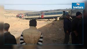 
مقتل 14 شخصاً على الأقل في حادث بين قطار وشاحنة جنوب تونس العاصمة