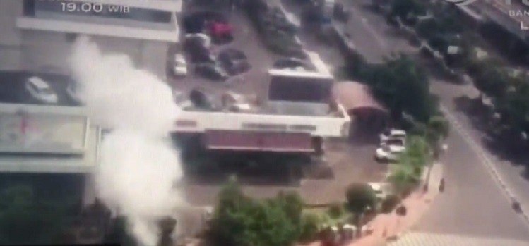 مقتل 6 أشخاص بإطلاق نار وانفجارات في العاصمة الاندونيسية جاكرتا
