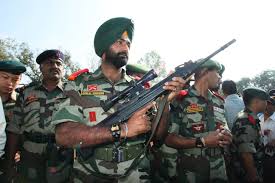الجيش الهندي يقتل خمسة مسلحين قرب الحدود مع باكستان في كشمير