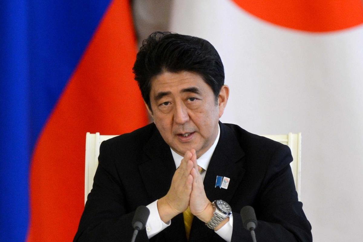 ارتفاع شعبية حكومة رئيس الوزراء الياباني بعد أزمة الرهينتين