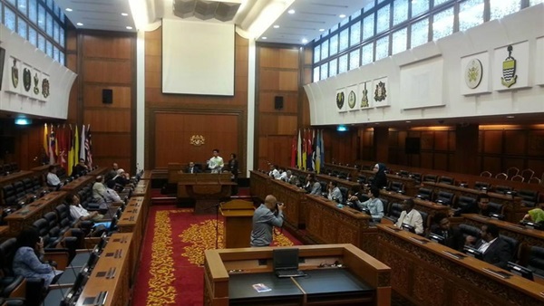البرلمان الماليزي يصادق على قانون 