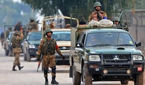 مقتل شرطي ومسلحين اثنين في اشتباكات في باكستان
