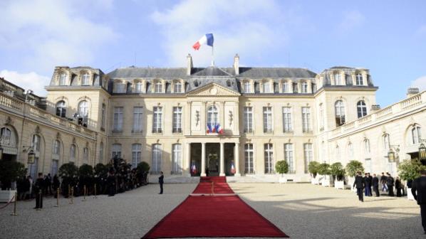 الرئيس الفرنسي يطلب تكثيف الغارات ضد داعش في سوريا وكذلك العراق