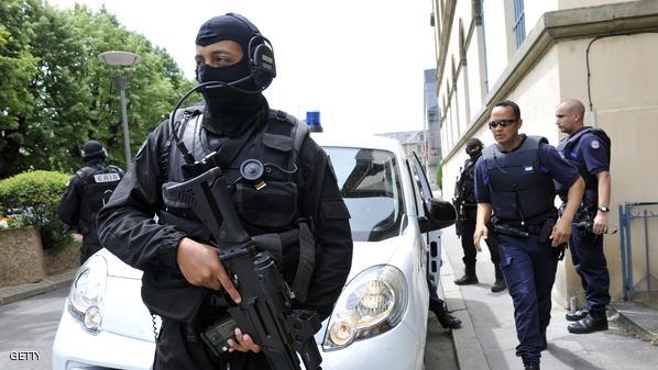 #فرنسا ستسمح لعناصر الشرطة بحمل السلاح خارج أوقات العمل