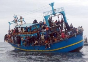 انقاذ 2500 مهاجر قبالة ليبيا منذ الجمعة