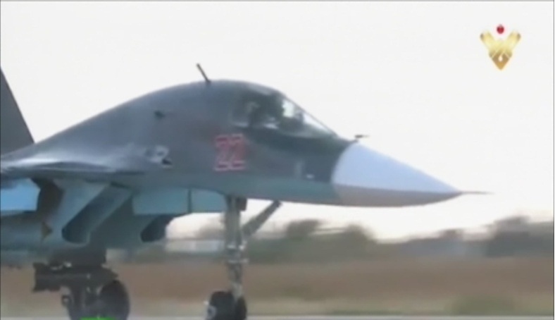 مقاتلات سورية توفر غطاء جويا لقاذفات روسية خلال تدميرها أهدافا لداعش