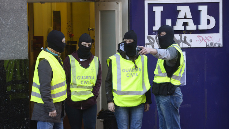 القبض على 16 من أنصار منظمة إيتا في إسبانيا