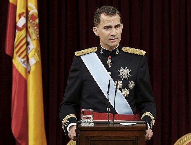 الملك الاسباني يعرض على الاشتراكي سانشيز تشكيل الحكومة