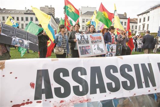 حوالي 15 الف كردي يتظاهرون في ستراسبورغ للمطالبة بالافراج عن اوجلان