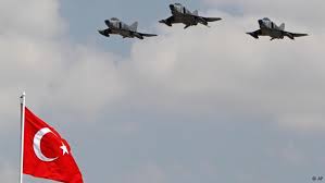 طائرات تركية تشن غارات على مقرات #حزب_العمال_الكردستاني شمال #العراق
