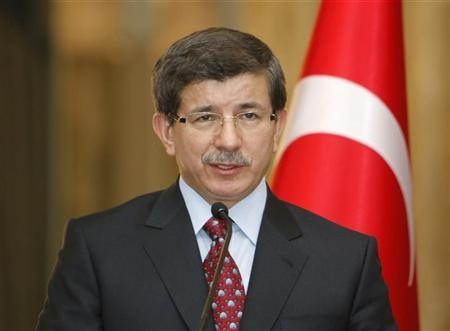 داود اوغلو : تركيا مستعدة للعمل مع روسيا لتفادي تكرار حادث اسقاط الطائرة