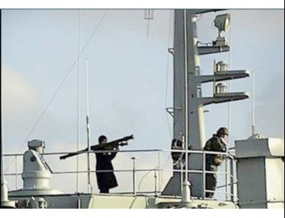 تركيا تستدعي السفير الروسي بعد نشر صور جندي روسي يحمل سلاحا على سفينة في البوسفور