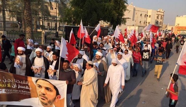 إضراب وتظاهرات ومواجهات مع الأمن في الذكرى الخامسة للثورة البحرينية