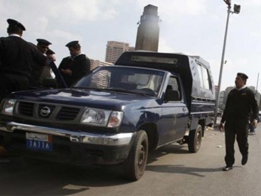 مسلحان يقتلان اربعة رجال شرطة في جنوب القاهرة
